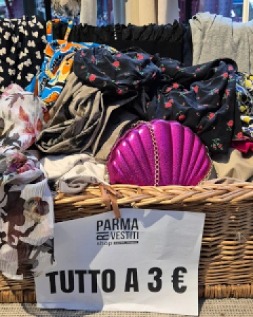 Vendita al kilo di Parma Ri-vestiti